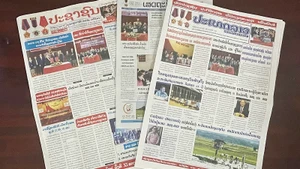 Báo chí Lào ngày 2-2 tiếp tục đưa nhiều tin, bài về Đại hội lần thứ XIII của Đảng.