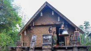 Nhà dài, kiến trúc độc đáo và đặc sắc của người Ê Đê.