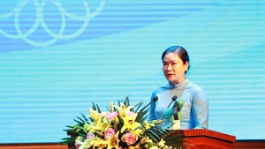 Phó Chủ tịch Thường trực Hội Liên hiệp Phụ nữ Việt Nam Đỗ Thị Thu Thảo phát biểu tại buổi gặp mặt.