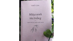 Lấp lánh mây xanh tóc trắng