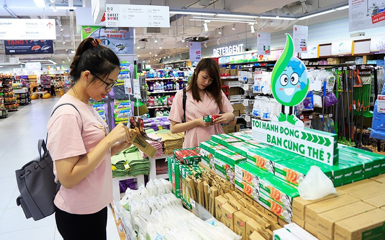 Nhiều bạn trẻ Gen Z có thu nhập khá, quan tâm đến vấn đề môi trường thường gắn bó lâu dài với thương hiệu có cam kết phát triển bền vững. Ảnh: chinhphu.vn 543322-1681697013414310245557.jpg