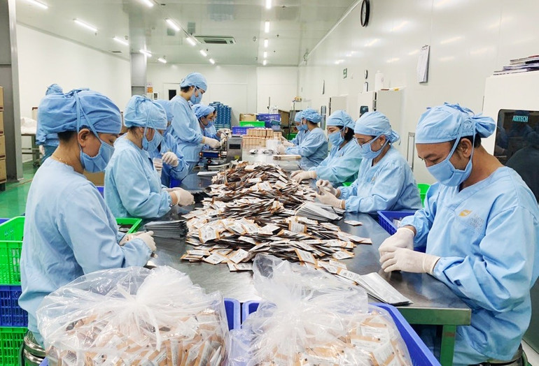 Một doanh nghiệp Việt Nam đã biến phụ phẩm vỏ trứng thành bột canxi hữu cơ và chiết xuất nước kiềm thảo mộc từ vỏ quả có múi. cong-ty-dda-viet-nam-1.jpg