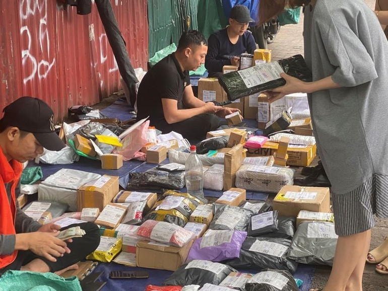 Đến năm 2030, nếu thương mại điện tử có quy mô 100 tỷ USD Mỹ thì sẽ để lại hơn 800.000 tấn rác thải nhựa. rac-thai-nhua4.jpg