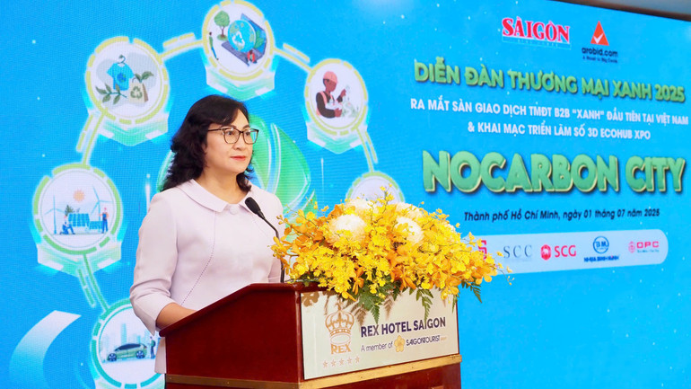 Diễn đàn Thương mại xanh 2025 do Báo Sài Gòn Giải Phóng phối hợp UBND TP.HCM và Công ty Arobid tổ chức. Ảnh: SGGP thu-truong-bo-cong-thuong-phan-thi-thang-phat-bieu-dinh-huong-cac-muc-tieu-tai-dien-dan-anh-sggp.jpg