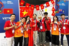 Đội tuyển Robotics Việt Nam giành Huy chương bạc cuộc thi FIRST Global Challenge 2025 