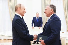 Tổng thống Nga Putin (trái) tiếp Đặc phái viên Mỹ Steve Witkoff tại Moscow. Ảnh: Sputnik News