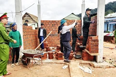 Những mái nhà đang hồi sinh, nụ cười của người dân vùng thiên tai dần trở lại.