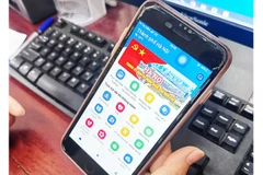 Trên ứng dụng iHanoi, vào ô “Dịch vụ công”, chọn “Hỗ trợ khai thuế hộ kinh doanh” để được hỗ trợ.