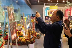 Ứng dụng AR "chắp cánh" triển lãm rối nước