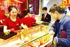 Vàng cũng là một kênh đầu tư có khả năng sinh lời, do đó việc đánh thuế lợi nhuận từ vàng là hợp lý và cần thiết. Ảnh: NGUYỄN DŨNG
