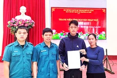 Ban Chỉ huy Quân sự phường An Khê tiếp nhận đơn tình nguyện nhập ngũ năm 2026 của thanh niên ưu tú.