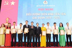 Công đoàn Khoa học và Công nghệ Việt Nam vinh danh các cá nhân tiêu biểu giai đoạn 2020-2025. Ảnh: K.MINH