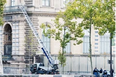 Xe thang được những tên trộm sử dụng đột nhập bảo tàng. Ảnh: SHUTTERSTOCK