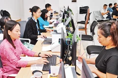 Cắt giảm, đơn giản hóa thủ tục hành chính quy định kinh doanh sẽ tiết giảm chi phí cho doanh nghiệp. Ảnh: NGUYỆT ANH