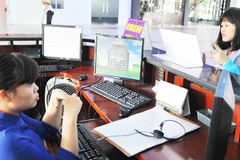 Tổ chức bán vé tàu, xe tại trường học cho học sinh, sinh viên