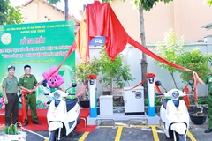 Phường Bình Trưng là đơn vị đầu tiên trên địa bàn Thành phố Hồ Chí Minh ra mắt 3 cụm trạm sạc, tủ đổi pin xe máy điện. 