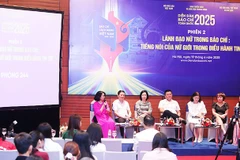 Các diễn giả chia sẻ ý kiến tại phiên thảo luận.