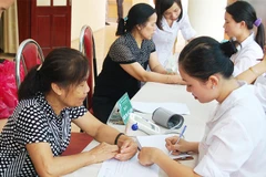 Bộ Y tế đề nghị luân chuyển, điều động nhân lực về tuyến xã
