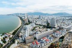 Thành phố có biển đã tăng từ 44% lên gần 70% tổng số đơn vị hành chính. Ảnh: NAM HẢI