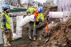 Nhiều người trẻ ở Mỹ hiện nay có xu hướng chọn nghề lao động tay chân. Ảnh: USA TODAY