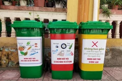 Thùng phân loại rác thải đang được triển khai đồng loạt ở các đô thị lớn.