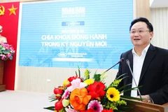 Đồng chí Phan Văn Hùng, Phó Tổng Biên tập Báo Nhân Dân phát biểu tại tọa đàm. Ảnh: K.MINH