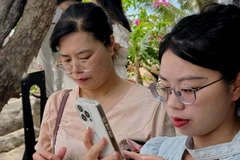 Người dân cần cẩn trọng với các lời mời khi tham gia mạng xã hội. Ảnh: NGUYỆT ANH