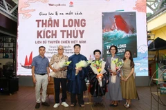 Ra mắt sách “Thần long kích thủy”
