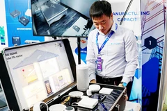 Sản phẩm thiết bị điện thông minh của VNPT Technology được giới thiệu tại triển lãm hàng công nghệ. Ảnh: NAM ANH
