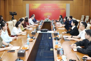 Các đại biểu tham gia Tọa đàm "Từ lá phiếu tín nhiệm đến nghị trường hành động"