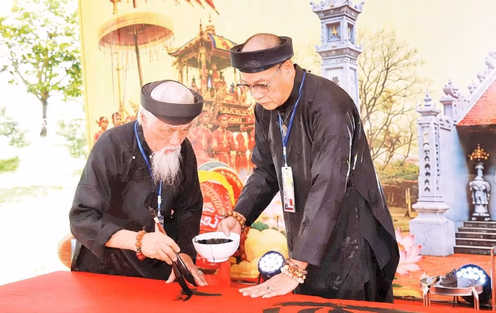 Hoạt động tại Lễ hội đền Tống Trân, tỉnh Hưng Yên.