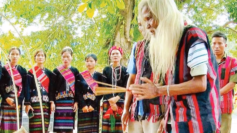 Già Hồ Ai làm chủ lễ trong Lễ hội Trỉa lúa năm nay.