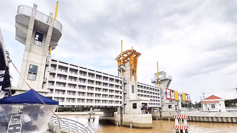 Dự án Hạ tầng thiết yếu hỗ trợ phát triển vùng cây ăn trái hoa kiểng khu vực Mỏ Cày Bắc và Chợ Lách vừa hoàn thành đưa vào sử dụng.