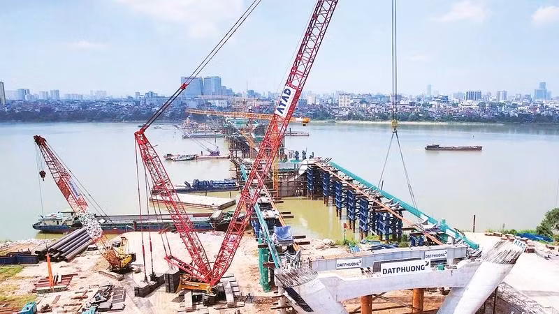 Công trường thi công dự án cầu Trần Hưng Đạo (Ảnh Nhà thầu thi công cung cấp)