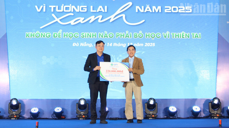 มอบทุนการศึกษาเพื่ออนาคตที่เป็นมิตรต่อสิ่งแวดล้อม ndo_tr_22.jpg