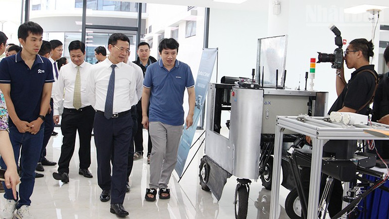 Đoàn công tác Bộ Khoa học và Công nghệ gặp gỡ, trao đổi với các doanh nghiệp khởi nghiệp. ndo_tr_img-7282.jpg