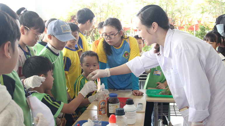 科学技術を体験してください。 ndo_tr_fpt5.jpg