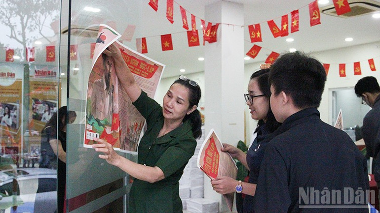 Hướng dẫn người dân cách trải nghiệm phụ san. ndo_br_12.jpg
