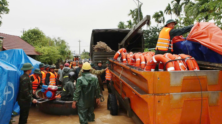 Sẵn sàng trang thiết bị và lực lượng. su-doan-315-5.jpg