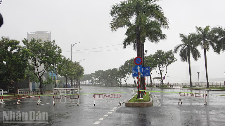 Phong tỏa từ đầu đường Như Nguyệt. ndo_bl_1.jpg