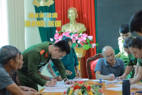 Công tác lấy thông tin thân nhân liệt sĩ được thực hiện cẩn trọng, kỹ lưỡng.