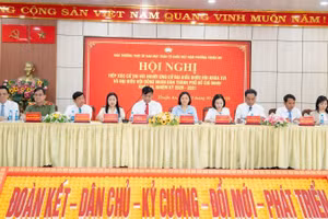 Các ứng cử đại biểu Quốc hội khóa XVI tại đơn vị bầu cử số 1 và ứng cử đại biểu Hội đồng nhân dân Thành phố Hồ Chí Minh khóa XI tại buổi tiếp xúc cử tri.