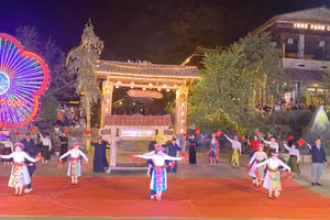 Lễ hội khèn H'Mông Đồng Văn năm 2026 khai mạc vào tối 25/4.