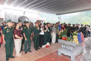 Ngày 11/7, hàng trăm đoàn cựu chiến binh trở lại xã Thanh Thủy, tỉnh Tuyên Quang thăm chiến trường xưa, tri ân đồng đội.