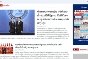 Báo Pasaxon đưa tin về Lễ ký Công ước Hà Nội. (Ảnh: DUY TOÀN)