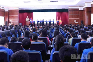 Khung cảnh buổi lễ. (Ảnh: DUY TOÀN)