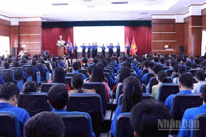 Khung cảnh buổi lễ. (Ảnh: DUY TOÀN)