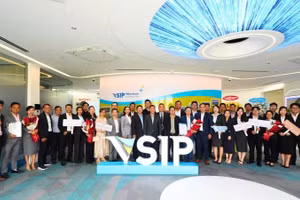 Đại diện chủ đầu tư VSIP, các đại lý phân phối bất động sản hàng đầu khu vực, cùng các đối tác là những thương hiệu bán lẻ, F&B uy tín trong và ngoài nước.
