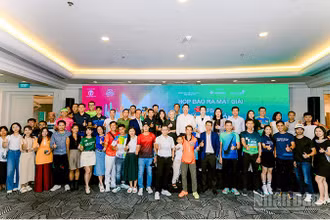 Đại biểu, khách mời, các vận động viên tại buổi công bố giải “VPBank Đất Sen Hồng Music Marathon 2025”.