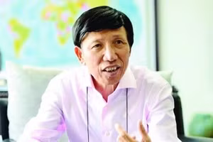 Tiến sĩ Phan Hữu Thắng, Chủ tịch Liên chi hội Tài chính Khu công nghiệp Việt Nam, nguyên Cục trưởng Đầu tư nước ngoài.